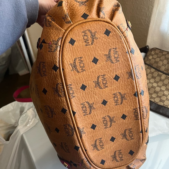 MCM COGNAC VISETOS WITH PINK LEATHER ACCENTS DRAWSTRING SHOULDER BAG - Picture 9 of 16